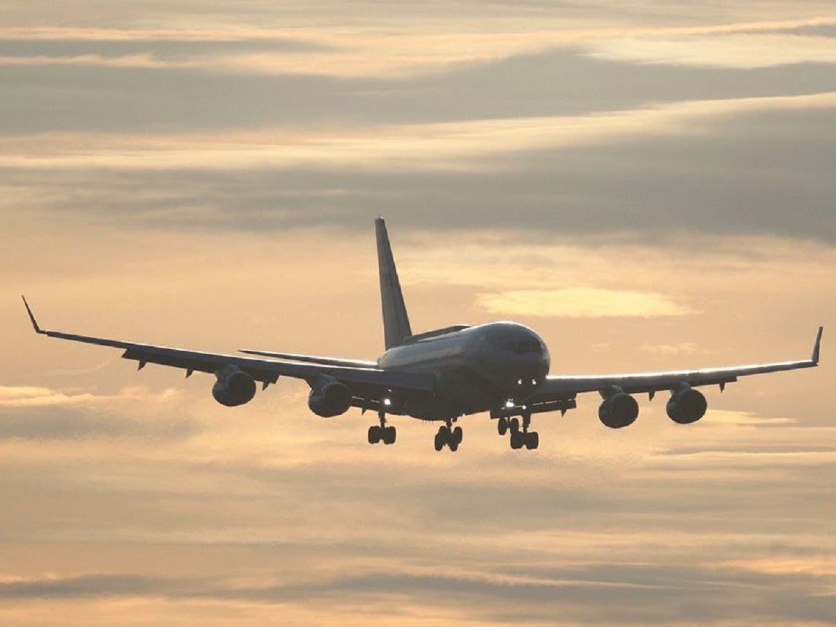 Mash: мужчина покончил с собой в самолете рейсом Абакан-Москва