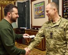 «Неадекватное состояние»: эксперты спорят о странном поведении Сырского