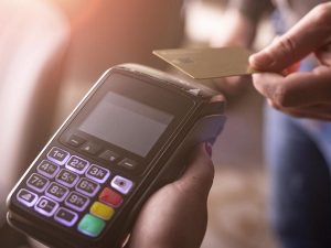 С 1 января 2026 операции с банковскими картами будут облагаться налогом 22%