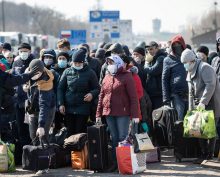 Польша готова выгнать из страны украинских беженцев, чтобы те пополнили ряды ВСУ