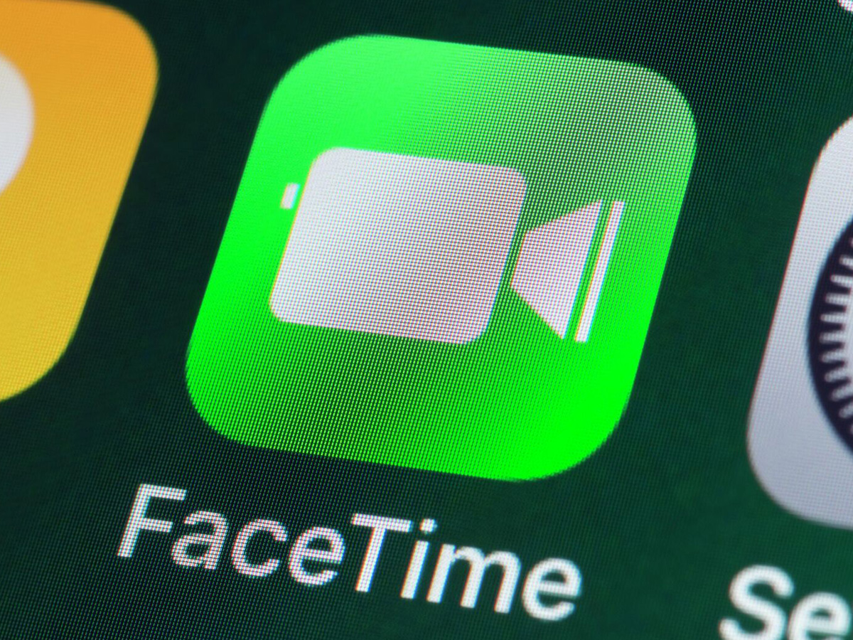 Роскомнадзор начал ограничивать сервис Facetime