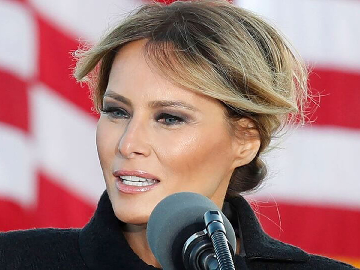 Мелания Трамп в ярости после слитого в Сеть разговора ее сына Мелания Трамп в ярости после слитого в Сеть разговора ее сына