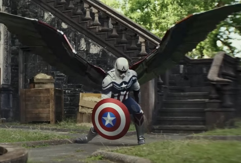 10 самых кассовых и 10 самых провальных фильмов 2025 года