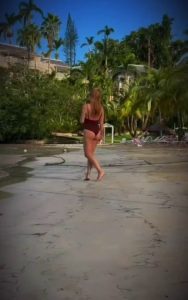 Алена Апина