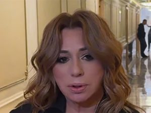 Алена Апина