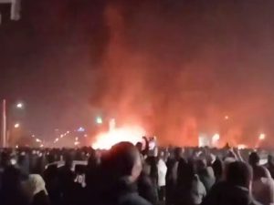 «Репрессии масштабные»: протесты в Иране продолжаются 12 дней, задействованы войска