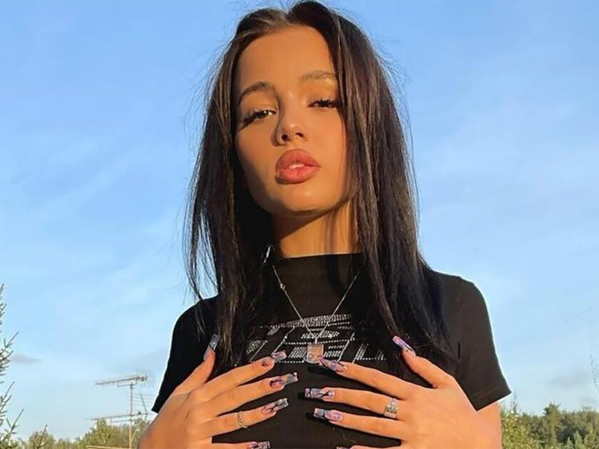 Валя Карнавал