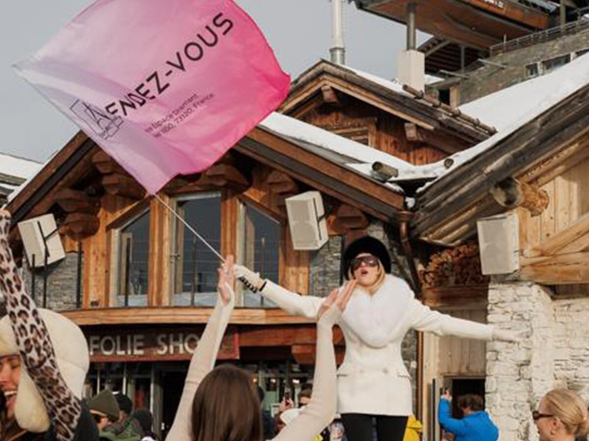 СМИ нашли вебкамщицу, похожую на организатора вечеринки Rendez-Vous