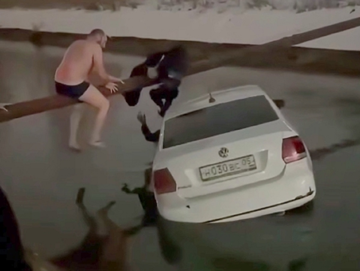 «Невероятный момент»: британцы восхитились дагестанцами, которые спасли мать и ребенка из водоканала