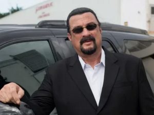 Звезда Голливуда Стивен Сигал продает свой дом на Рублевке за 700 млн рублей