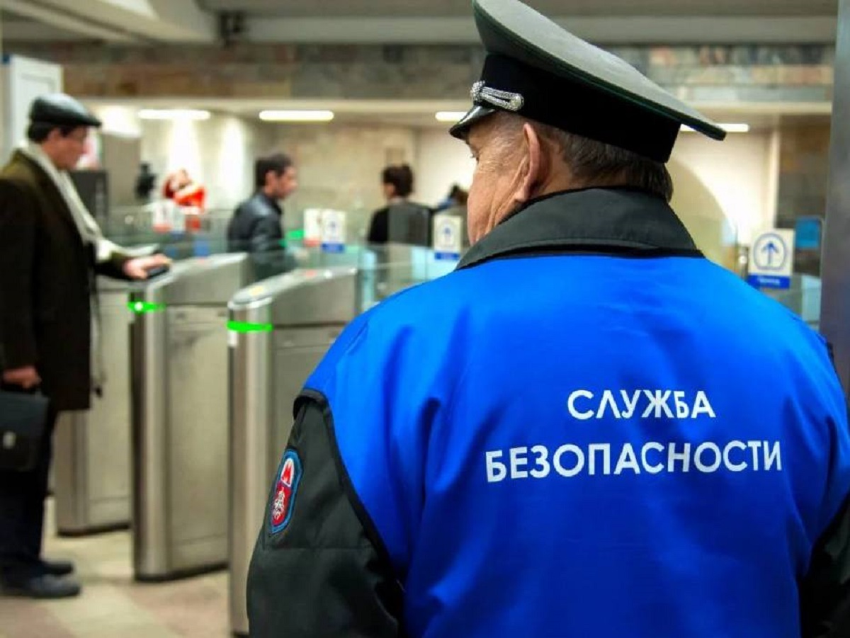 «В целях безопасности»: в метро Петербурга требуют включать экран смартфона