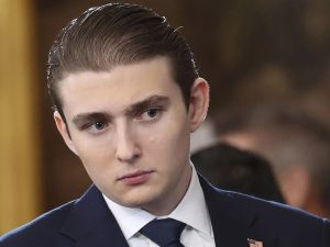 Сын Трампа вызвал полицию из-за нападения с изнасилованием в прямом эфире