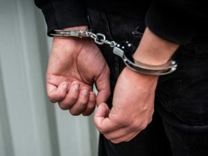 убил и расчленил