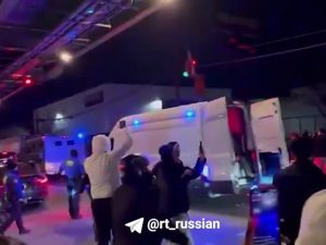 Мадуро и жену возят по Нью Йорку в открытом автозаке