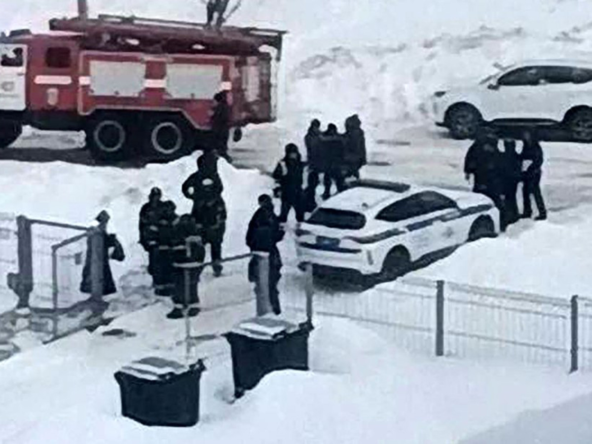 Подросток ударил ножом уборщицу лицея в Татарстане и устроил взрывы