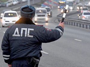 В России начали изымать автомобильные номера «АМР» вслед за блатными «ЕКХ» 