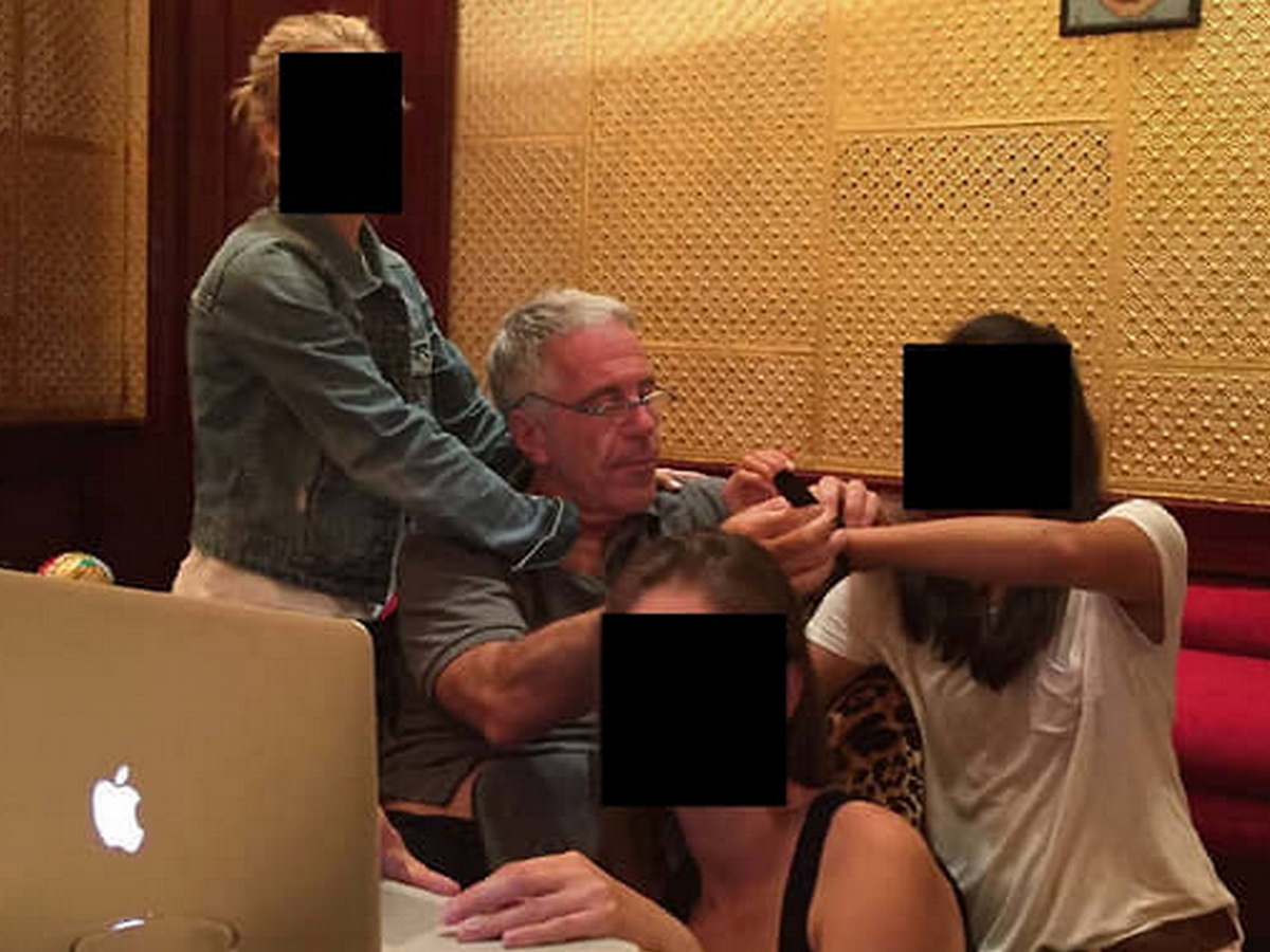 Эпштейн с девушками