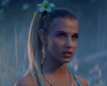 Актрису избили