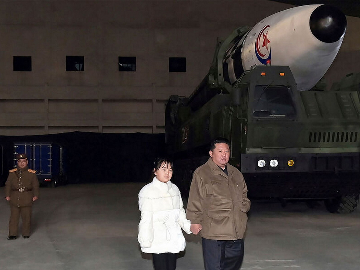 Ким Чен Ын с дочерью