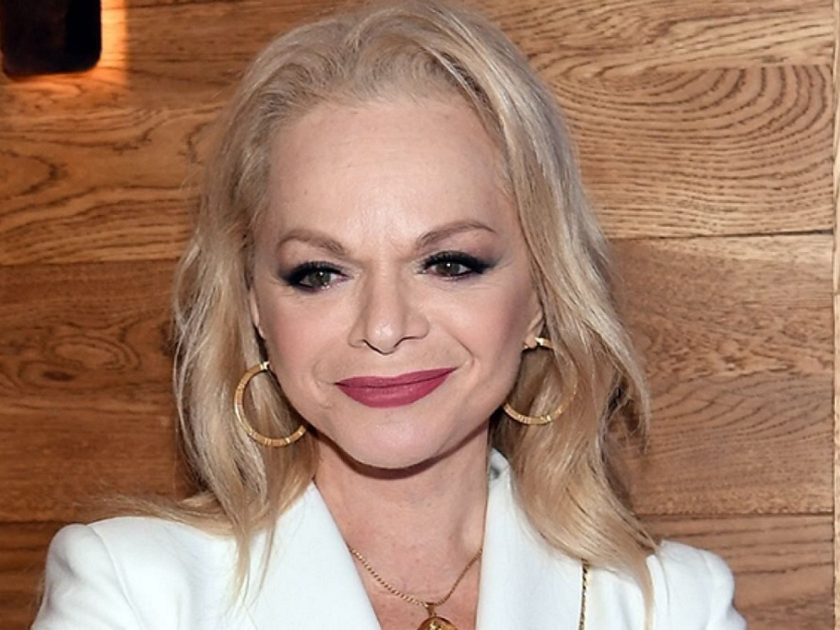 Mash поделился запись разговора Долиной с мошенниками