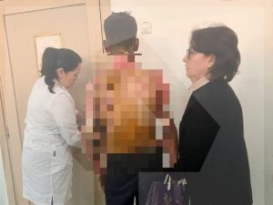 По делу о нападении девочки на школу в Красноярске задержаны пожилые вахтерша и охранница