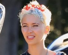 Дочь Джуда Лоу разделась