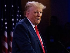 Трамп назвал безумием