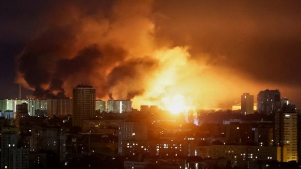 Киев содрогнулся от мощных взрывов: ВС РФ нанесли удар по Украине