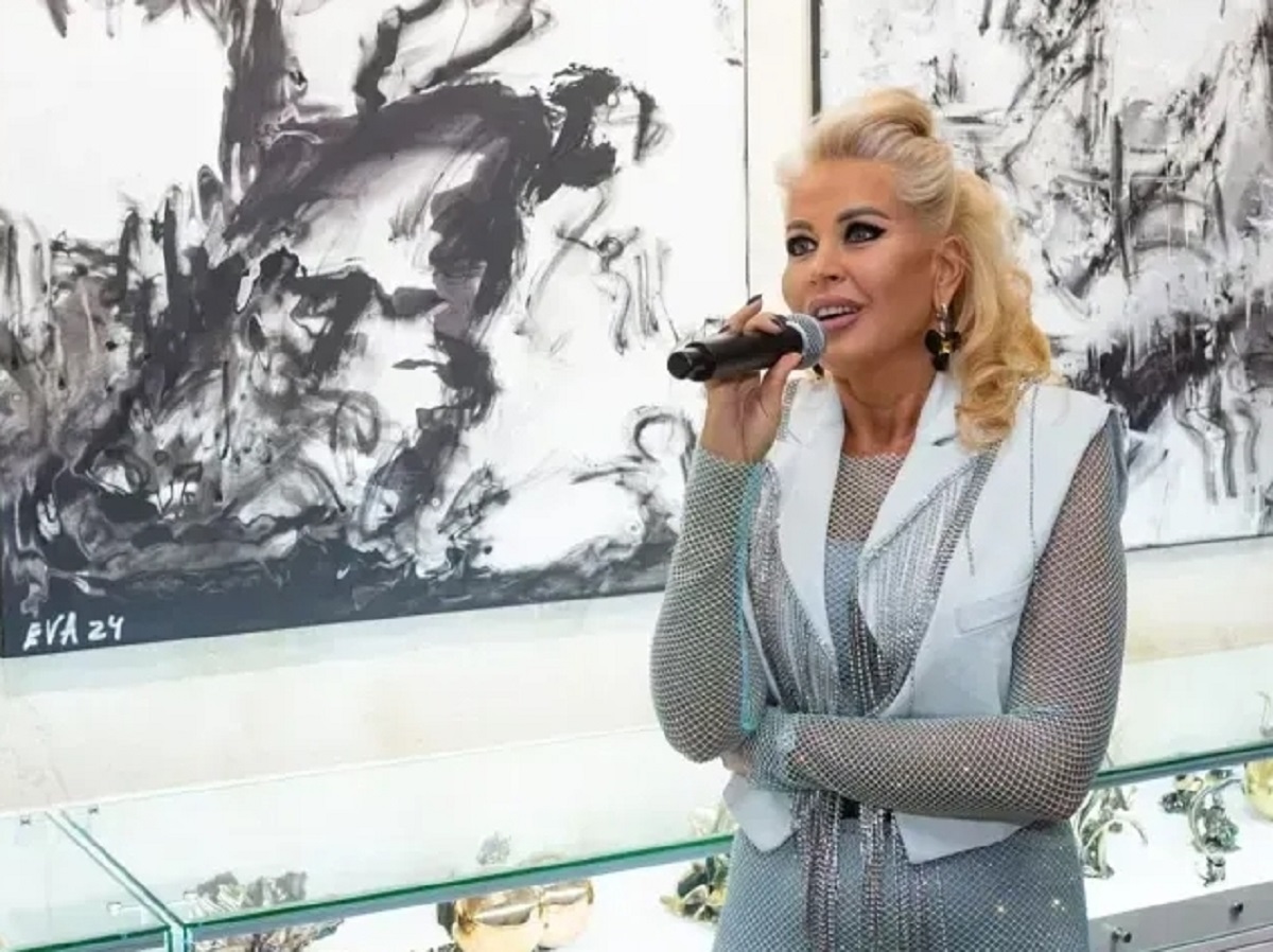 Экс-чиновница Минобороны, отсидевшая за коррупцию, открыла галерею в центре Москвы