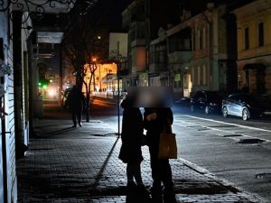 «Довели!»: жители Киева вышли с протестами из-за отключений света и тепла