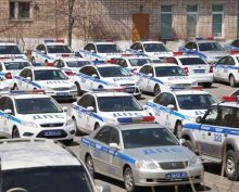 Пятеро детей в Чите разгромили 55 полицейских автомобилей