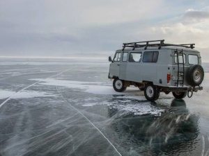 УАЗ «Буханка» с туристами из КНР утонула на Байкале: 8 человек погибли