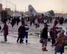 В Боливии разбился военный самолет с деньгами