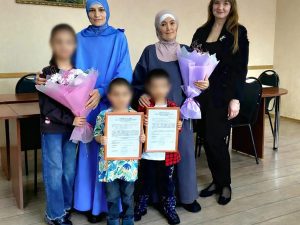 Мэр города Сердобск выдала сертификаты на жильё двум семьям мигрантов