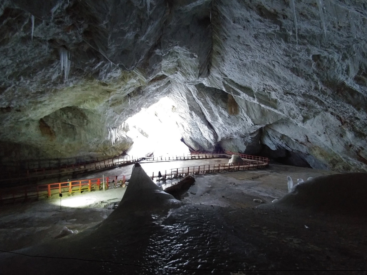 Пещера в Румынии