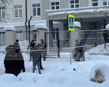 Подросток с ножом напал на общежитие с иностранными студентами в Уфе, ранив двух полицейских