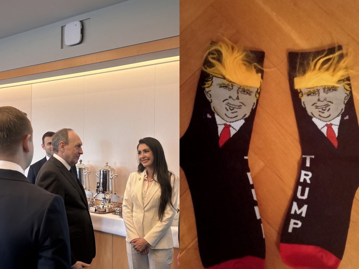 Депутатам Госдумы РФ провели экскурсию в Конгрессе США и подарили носки с Трампом