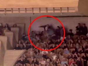 Видео с дракой во время концерта симфонического оркестра вирусится в Сети