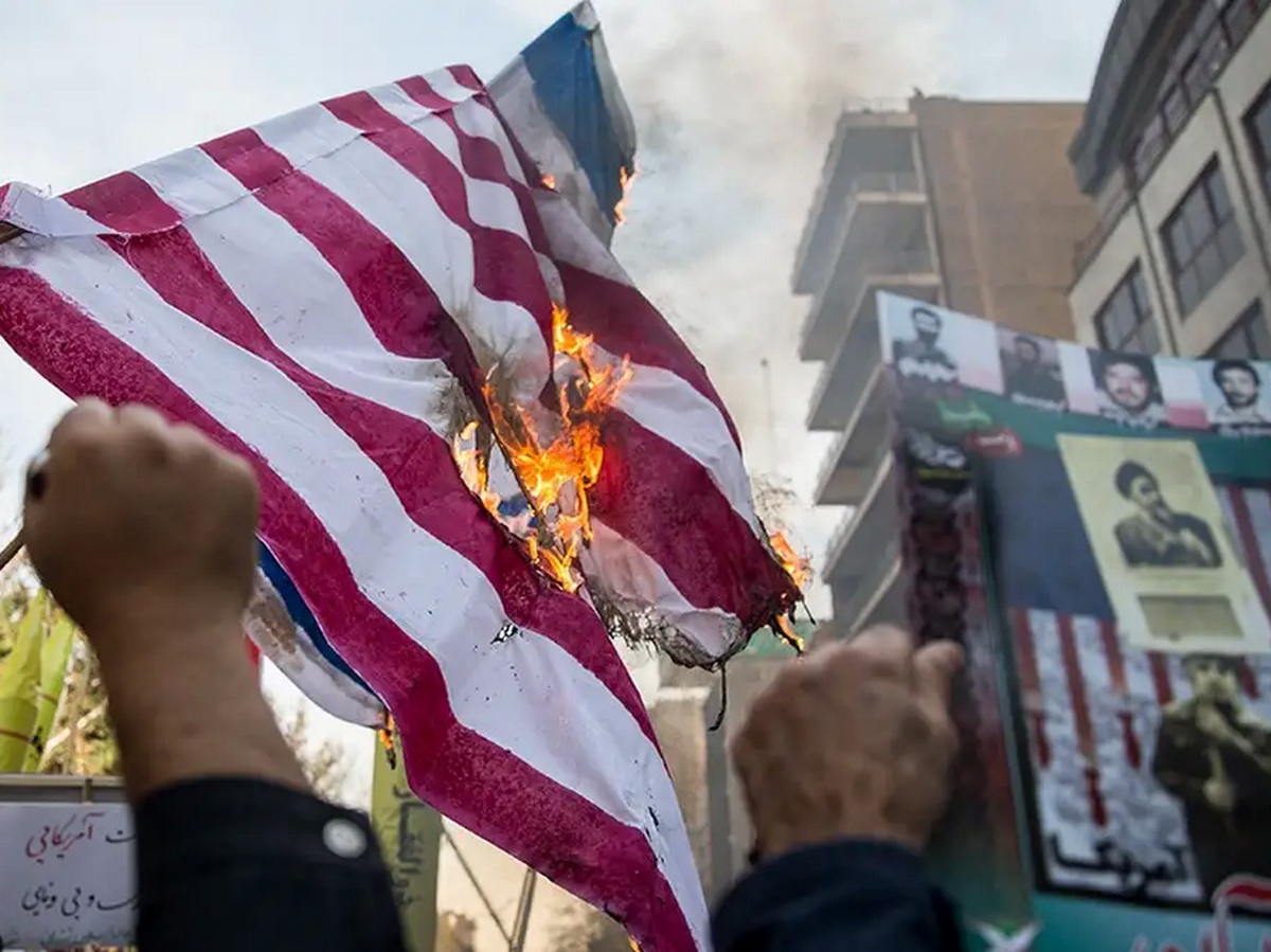 Иран угрожает США