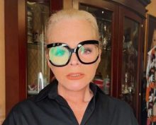 Лариса Долина пытается через суд вернуть 176 млн рублей