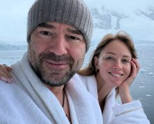 Полина Диброва и Роман Товстик поделились фото из путешествия по Антарктиде