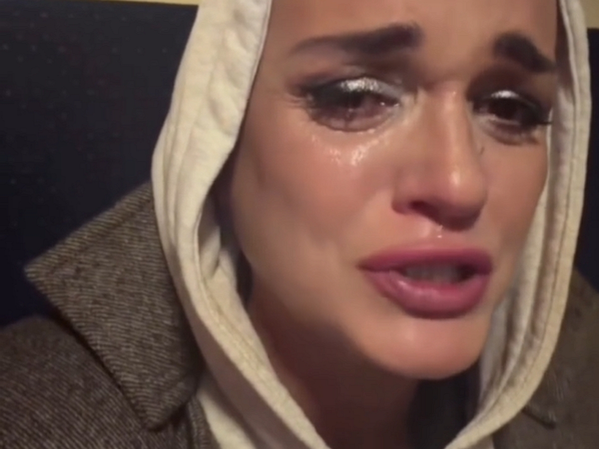 Певица Слава поскандалила с поклонниками на концерте в Пензе