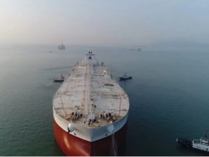 Иран заявил о перекрытии Ормузского пролива: нефть может взлететь до $150