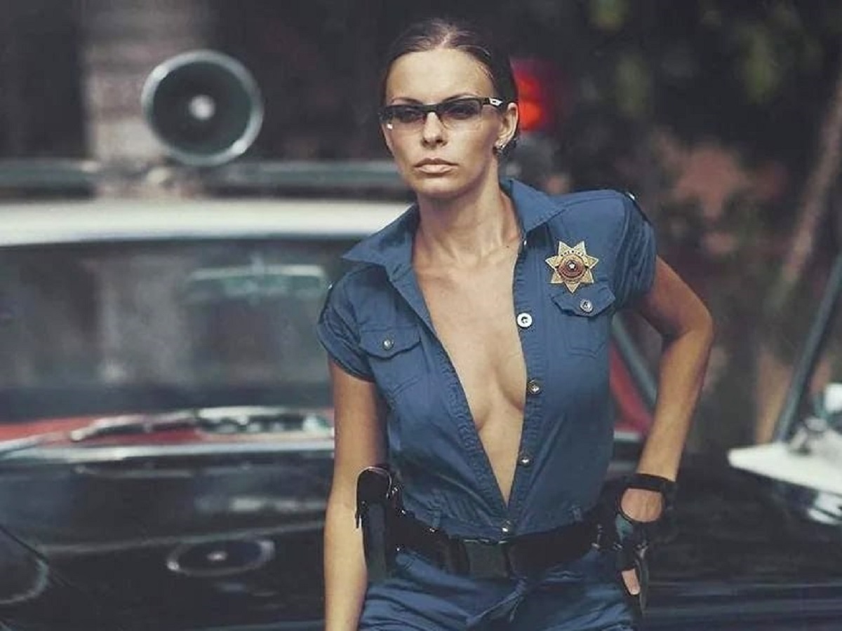 Модель с эротичными фото стала послом Украины в Доминикане