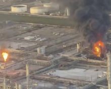 Мощный взрыв и пожар на нефтезаводе в Техасе попали на видео