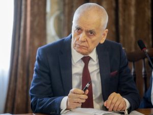 Полезно для экономики: Онищенко поддержал Дерипаску с шестидневкой в России