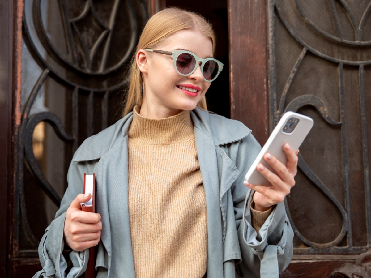 «Поведение проститутки»: в Госдуме раскритиковали выпрашивание iPhone на 8 марта