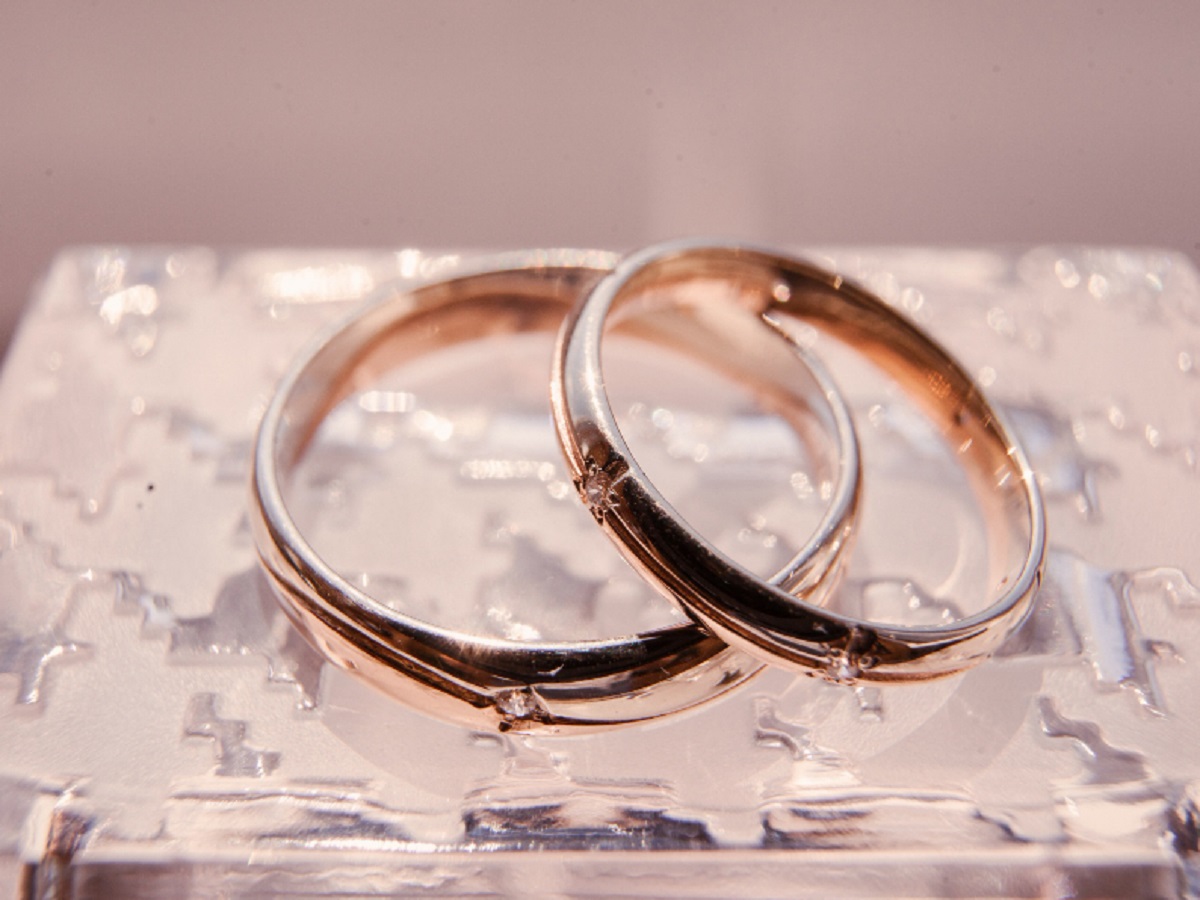 «Роспись понарошку»: в Саратове проводят «детские свадьбы» с фотосессиями