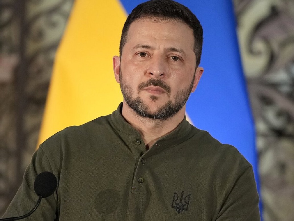 «Пусть Россия сдается, мы не будем»: Зеленский не считает, что Украина проиграла