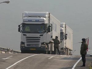 Дальнобойщики на границе с Ираном